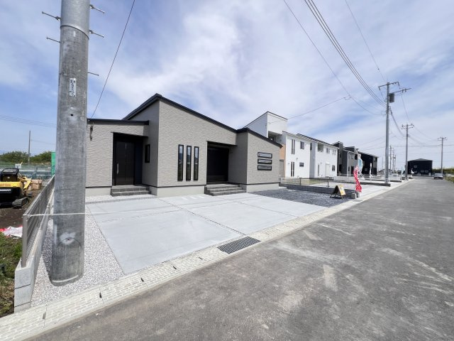 新築　甘楽町金井　全4区画　3号棟　の前面道路含む現地写真|南側接道幅員約6.0ｍ