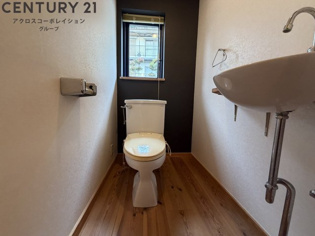 清潔感のあるトイレです