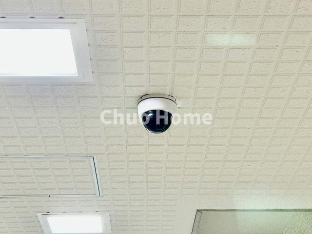 パシフィック第2門前仲町の防犯設備|【防犯カメラ】何かあった時の大事な証拠になることももちろんなりますが、防犯というくらいですので大事なのは防犯カメラがあることによって抑止力につながることですよね。