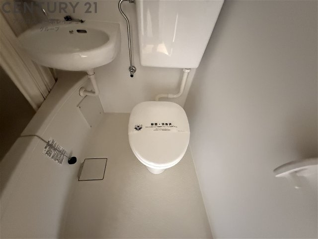 ユニットバス内のトイレです♪