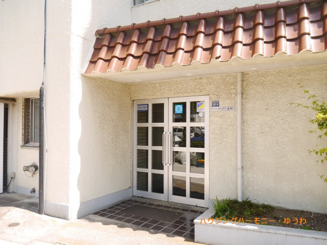 【エントランス】 | グリーンハイツはすね | 清廉とされたエントランスになっています。