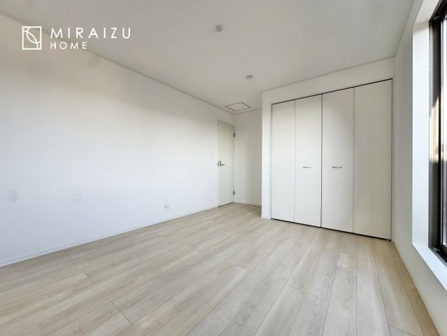 【子供部屋】 | 暮らしやすさを考えたプランで快適な現地ロケーションを実現。安らぎに満たされる、ゆとりのある日々を過ごせます♪