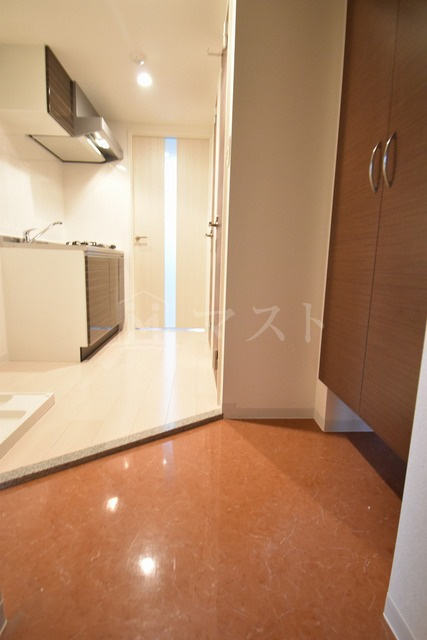 Luxe西長堀の玄関