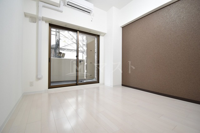 Luxe西長堀の居間・リビング