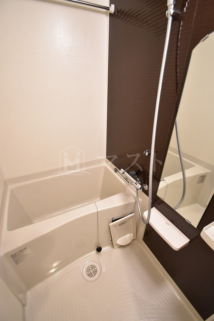 Luxe西長堀の浴室