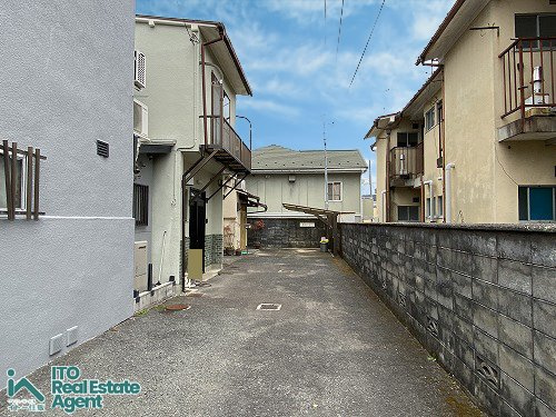 西賀茂水垣町中古戸建の前面道路含む現地写真