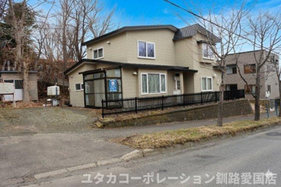 【居間・リビング】 | 住吉2丁目79-2，83-6，1-16，1-17売家 | リビング12帖に、奥のキッチンは3帖とゆとりのある広さです◎