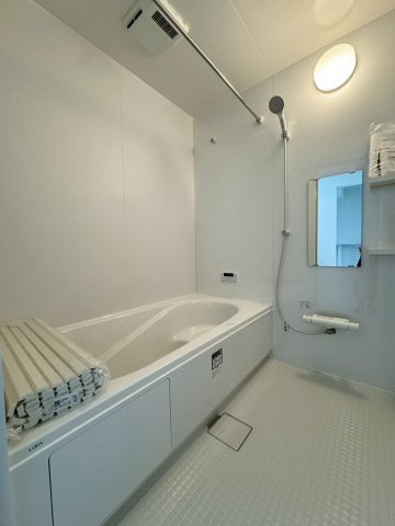 ーAdobeーアドブルー小倉南区中吉田3丁目４期　【小倉南区　新築戸建て】の浴室|明るく清潔感のある浴室で、１日の疲れを癒せます　【小倉南区　新築戸建て】