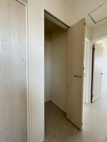 ーAdobeーアドブルー小倉南区中吉田3丁目４期　【小倉南区　新築戸建て】の収納|2階通路にも便利な収納完備♪【小倉南区　新築戸建て】