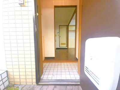 【玄関】 | ルミネンス千歳台 | 収納もある玄関です