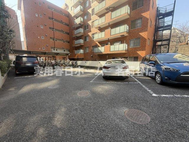 【駐車場】