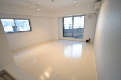 【居間・リビング】 | イルソーレ南駅前 | 別部屋写真です