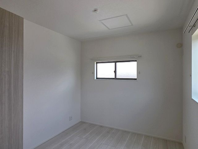 高知市東雲町 ③ 新築戸建ての洋室|２F:5.1洋室①