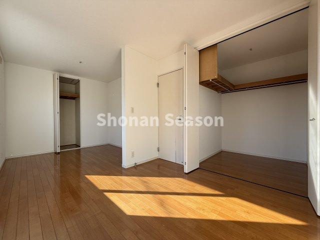 【洋室】 | プライベートルームは２階にまとまりスペース十分ではないでしょうか♪