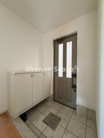 【玄関】 | 帰るとホッとできる素敵な住まいは、湘南シーズンで探しませんか♪♪　
まずはお問合せからお待ちしております。