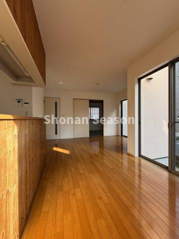 【居間・リビング】 | 気持ち良い新生活がお迎えできる、新規リフォーム住宅（Ｒ８.2月）　
まずは現地内覧にいらしてみませんか♪