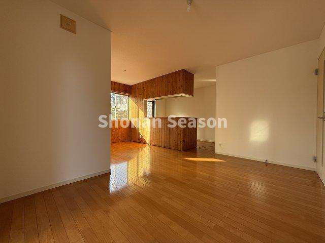 【間取り】 | 気持ち良い新生活がお迎えできる、新規リフォーム住宅（R8.2月）　
１日を通して日照時間長い全室南向きの4LDK◎
全室収納に加えメイン居室には、収納の自由度高い「WIC」をご用意しました♪