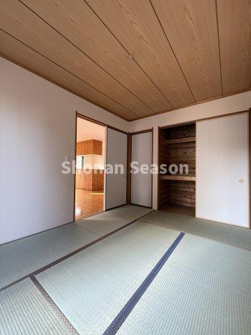 【和室】 | リビング繋がりの畳の和室は、育児・家事・客間に用途を限りません♪　
フローリングとは異なるテイストが楽しめますよ。