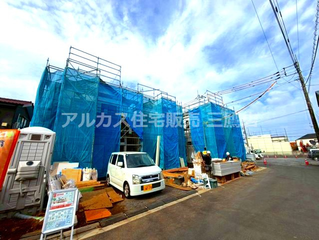 中央線 吉祥寺駅 バス13分 天神前停歩5分 三鷹市北野3丁目 新築戸建の前面道路含む現地写真