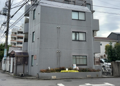 【外観】 | ノアパレス相南 | 景色重視でお家選ぶをするとスーパーが遠い！学校が遠い！など生活をするうえで利便性で困ることもあります。まず一度現地を見学する際に、周辺の施設などがあるかを確認し、暮らし始めた後のことを想像しましょう。