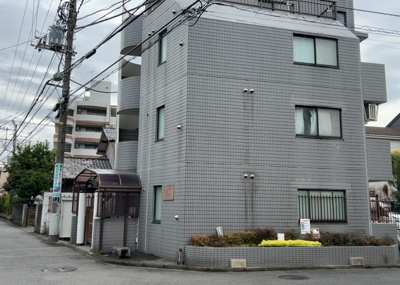 【外観】 | ノアパレス相南 | ＲＣ造、Reinforced Concreteは直訳すると補強されたコンクリートです。主に柱や梁・床・壁が鉄筋とコンクリートで構成おり、鉄筋を組んだ型枠にコンクリートを流し込んで固めたものを指します。