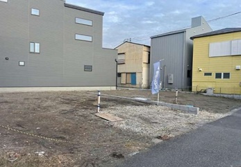 【その他】 | 建築や設計についてじっくり考えられる「建築条件なし」の売地♪
南西向きのため陽当たり良好☆