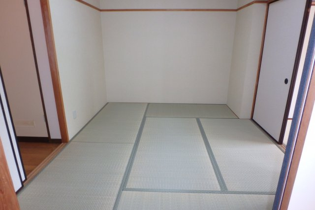 シャトー雁宿の和室|現状と異なる場合は現状優先となります