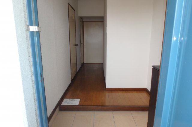 シャトー雁宿の玄関|現状と異なる場合は現状優先となります