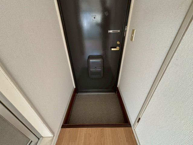 エクセルハイツの玄関