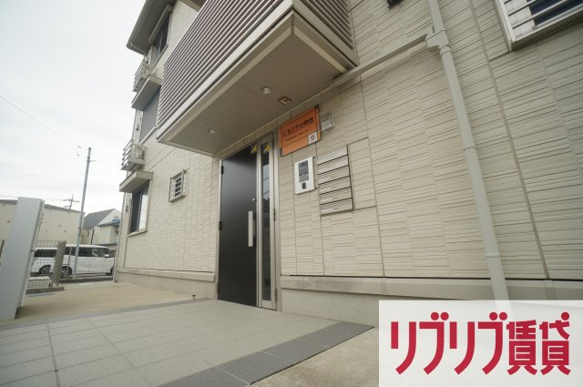 レセンテ小仲台のエントランス