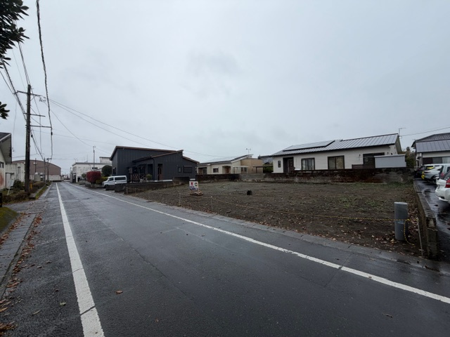 北諸県郡三股町五本松の売地の前面道路含む現地写真