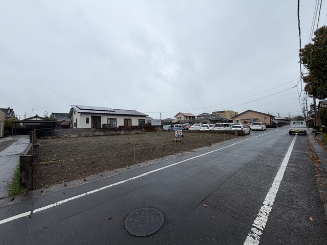 北諸県郡三股町五本松の売地の前面道路含む現地写真