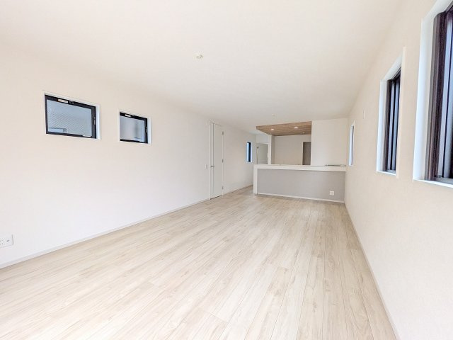 八王子市　元横山町　新築一戸建て　３期の内装|～20.0帖の明るいLDKで、家族団欒の時間をお過ごしいただけます～