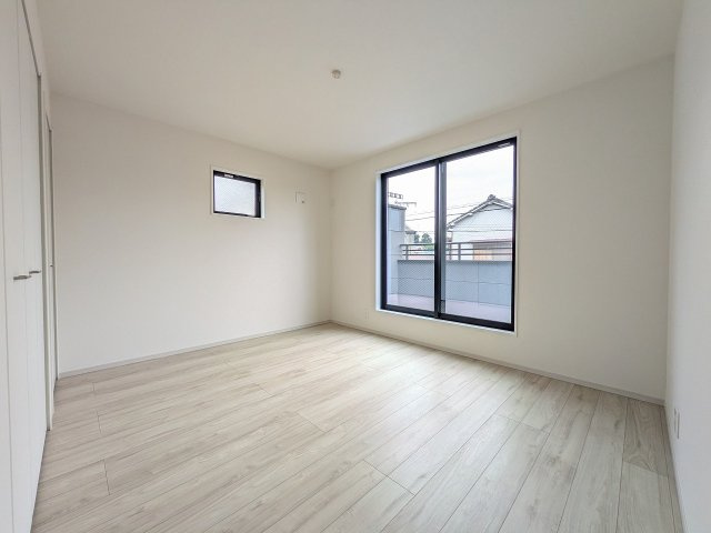 八王子市　元横山町　新築一戸建て　３期の寝室|～2階7.1帖の主寝室　ベッドなど大型家具のレイアウトもしやすい広さです～