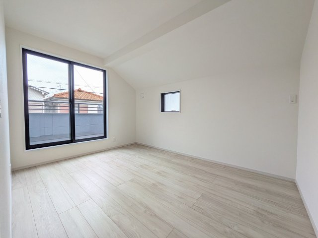 八王子市　元横山町　新築一戸建て　３期の子供部屋|～2階バルコニーに面している6.0帖の洋室です～