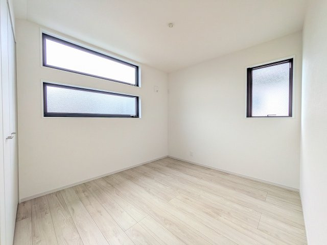 八王子市　元横山町　新築一戸建て　３期の子供部屋|～2階5.2帖の洋室　2面採光で明るく風通しの良いお部屋です～