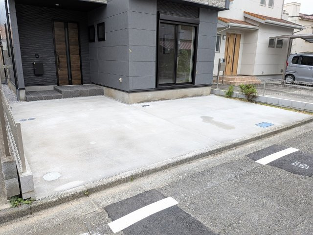 八王子市　元横山町　新築一戸建て　３期の駐車場|～並列2台駐車可能 ※但し車種による～