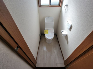 【トイレ】 | 甲府市国母2丁目 平成20年築中古戸建 内装一新 車1台 | 二階トイレも新品交換済み