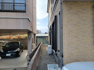 【周辺】 | 甲府市国母2丁目 平成20年築中古戸建 内装一新 車1台 | 敷地南側境界