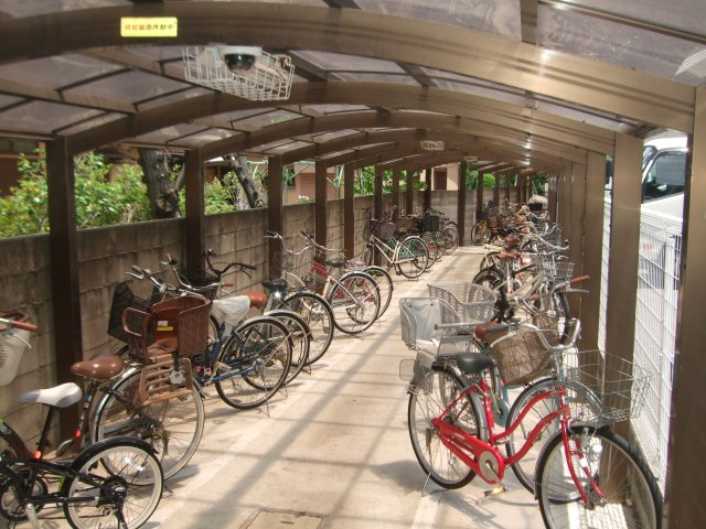 エーベル塚口の駐輪場