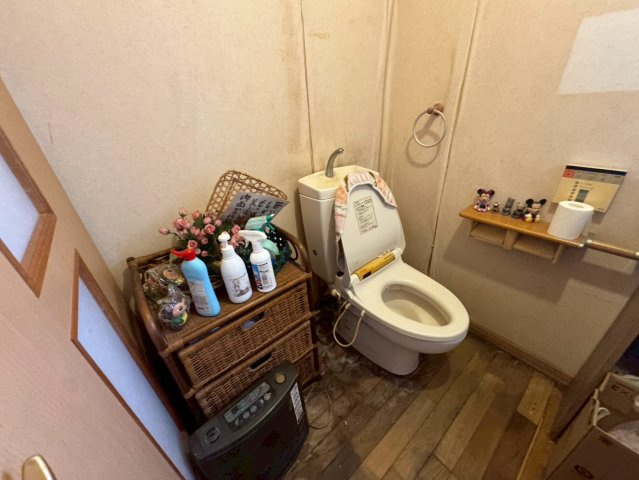 －三丁目不動産-　深谷市新井　中古戸建のトイレ