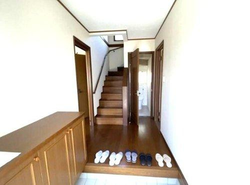 苦楽園二番町　の玄関|いつも気持ち良くご家族を迎えられる玄関収納付