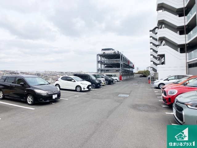 アルファスマート明石東野町人丸ヒルズの駐車場|共用部（駐車スペース）