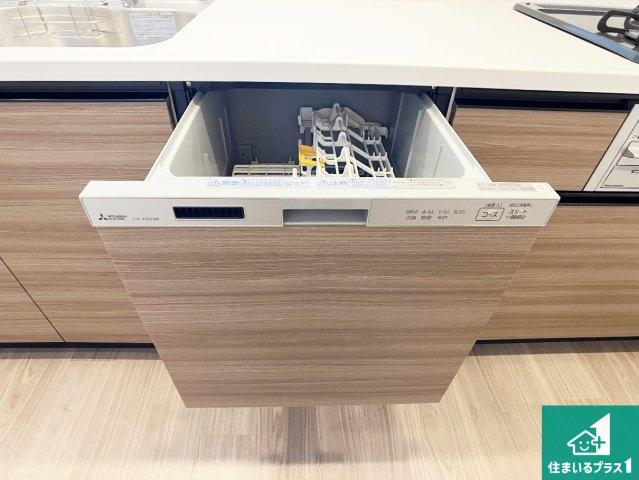 アルファスマート明石東野町人丸ヒルズの設備|食事後の一仕事、食器洗いをボタン一つでお任せできちゃいます！場所を取らないビルトイン式なので、お料理スペースもしっかり確保！