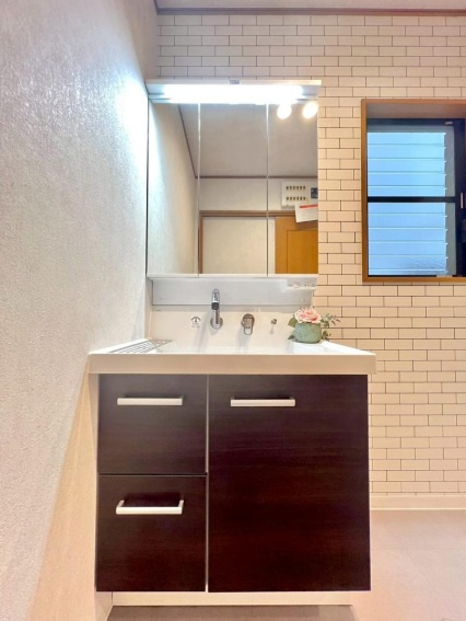 神戸市西区竜が岡2丁目の独立洗面台