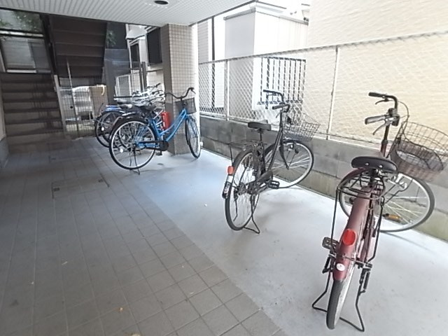 ロイヤルメゾン六甲道の外観