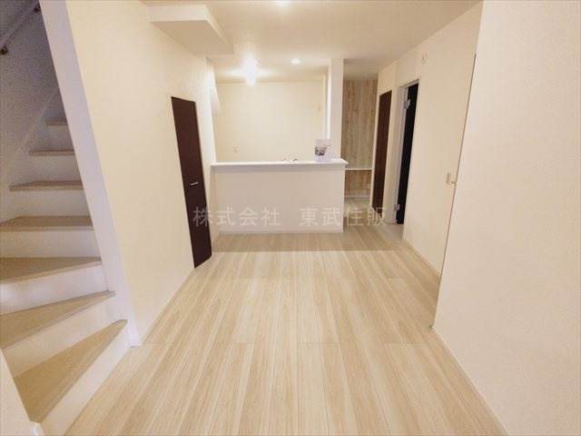 【居間・リビング】 | 志木市柏町２期　全２棟　2号棟 | ゆったりとした居間です