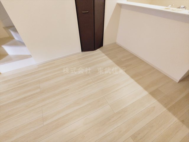 【ダイニング】 | 志木市柏町２期　全２棟　2号棟 | 食卓を囲むダイニング