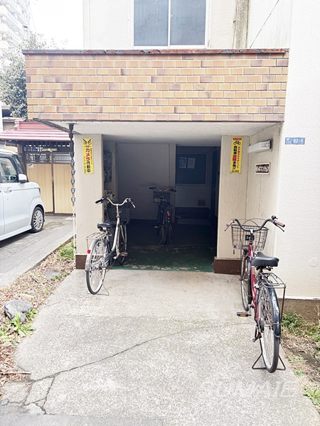 佐々木マンションのエントランス|入り口です☆