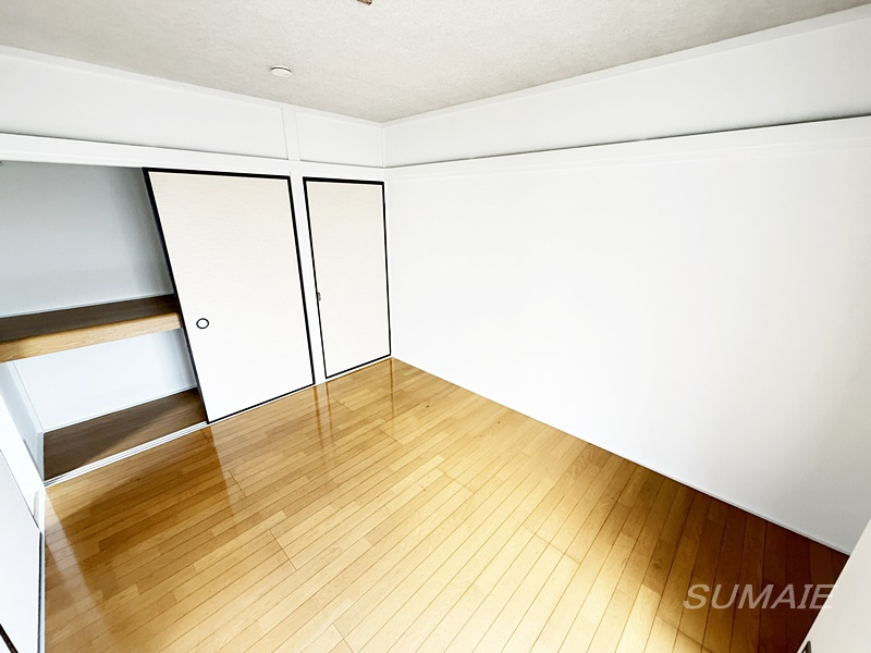 佐々木マンションの居間・リビング|6帖の洋室です☆